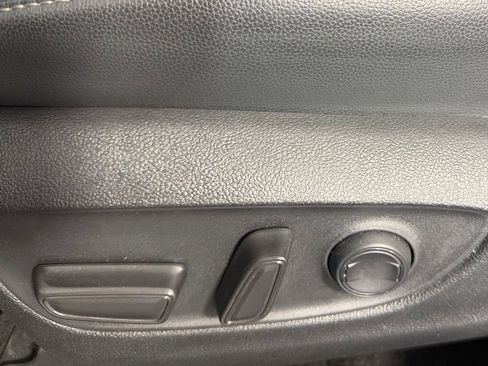Used 2025 Toyota Highlander XSE AWD/4WD image 22