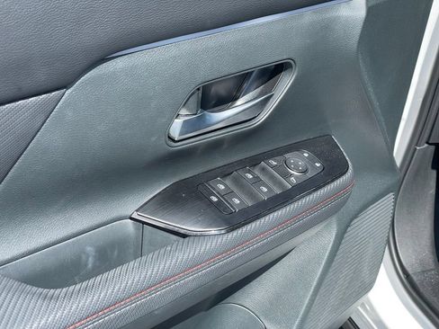 Certified 2025 Nissan Kicks SR AWD/4WD image 15