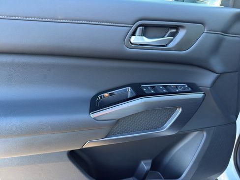 New 2026 Nissan Pathfinder SL image 13