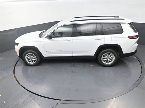 New 2025 Jeep Grand Cherokee L Laredo image 12