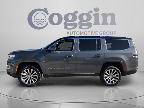 Used 2022 Jeep Grand Wagoneer Series II w/ Convenience Group III AWD/4WD image 2
