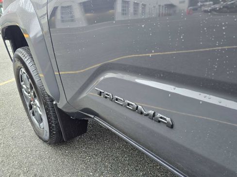Used 2024 Toyota Tacoma TRD Sport w/ TRD Sport Premium Package image 23