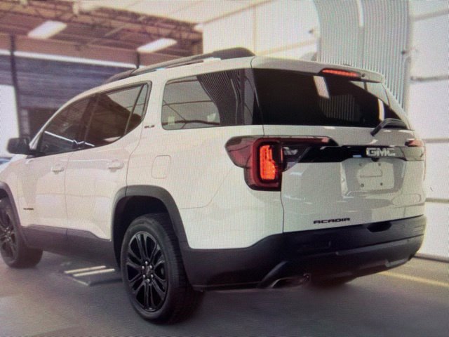 Used 2022 GMC Acadia SLE w/ Elevation Edition FWD image 4
