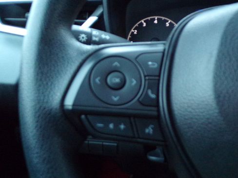 Used 2025 Toyota Corolla LE image 15