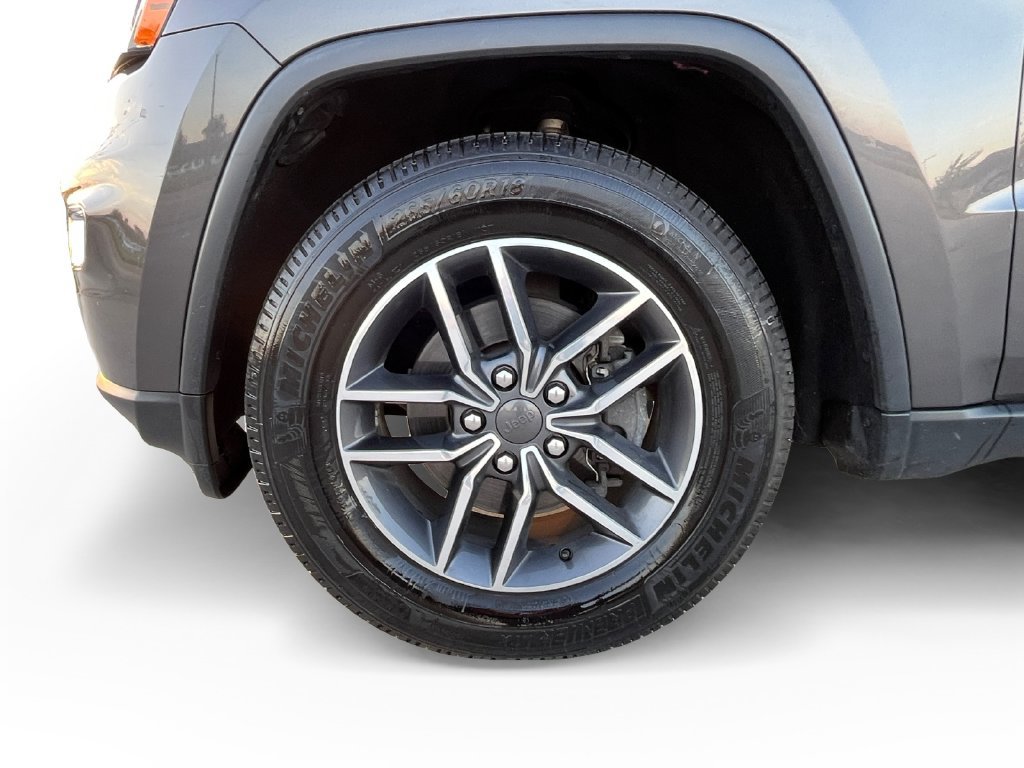 Used 2020 Jeep Grand Cherokee Limited AWD/4WD image 29