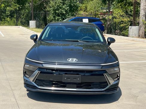Used 2025 Hyundai Sonata SEL FWD image 2