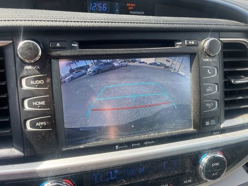 Used 2018 Toyota Highlander XLE image 6