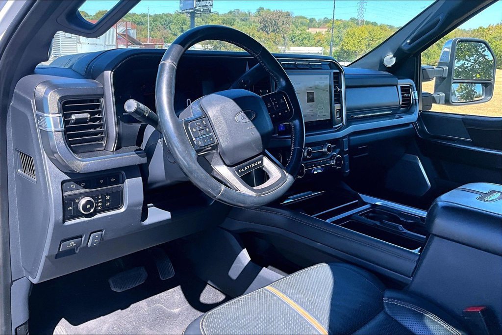 Used 2023 Ford F250 Platinum AWD/4WD image 5