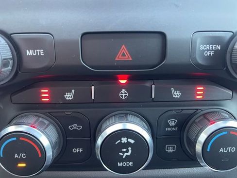 Used 2019 RAM 1500 Big Horn image 32