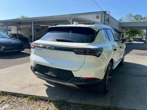 Used 2024 Chevrolet Equinox EV LT image 11