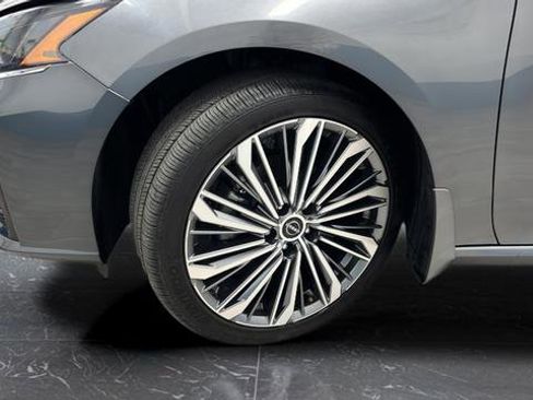 Used 2025 Nissan Altima 2.5 SL AWD/4WD image 32