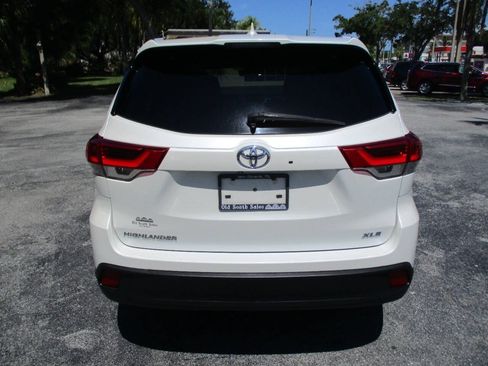 Used 2017 Toyota Highlander XLE FWD image 8