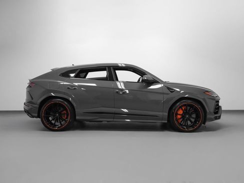 Used 2022 Lamborghini Urus AWD/4WD image 4