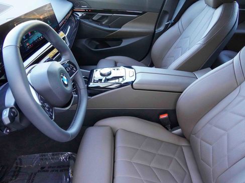 Certified 2025 BMW 530i xDrive image 11