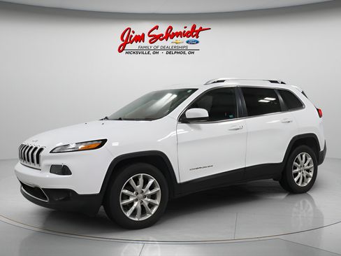 Used 2016 Jeep Cherokee Limited w/ Luxury Group AWD/4WD image 2
