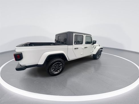 Used 2023 Jeep Gladiator Overland image 8
