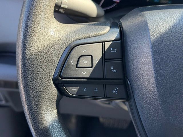 Used 2023 Toyota Sienna LE FWD image 22