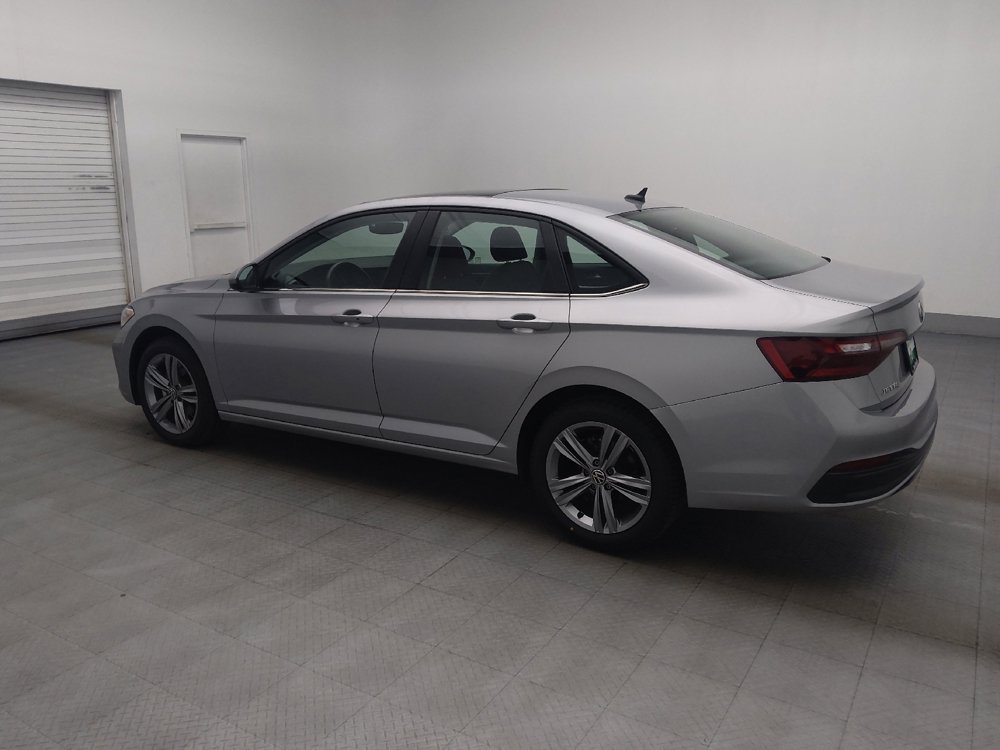 Used 2023 Volkswagen Jetta SE w/ Panoramic Sunroof Package FWD image 3