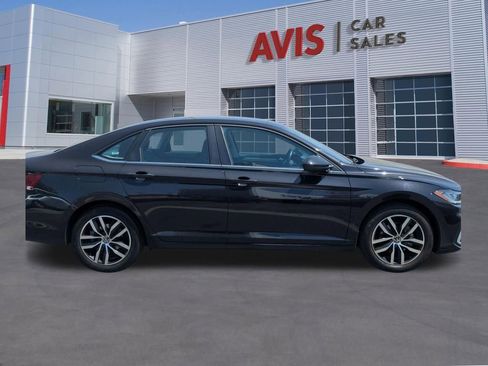 Used 2025 Volkswagen Jetta SE FWD image 5