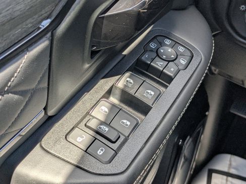 New 2025 RAM 2500 Limited image 24