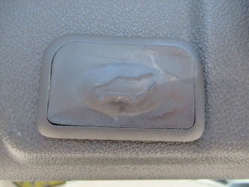 Used 2017 Chevrolet Traverse LT FWD image 35