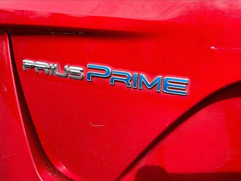 Used 2017 Toyota Prius Prime Advanced image 8