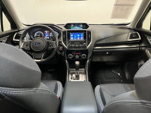 Used 2022 Subaru Forester Premium image 17