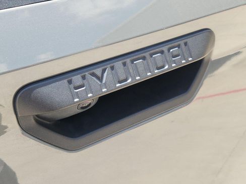 Used 2023 Hyundai Santa Cruz SEL Premium AWD/4WD image 17