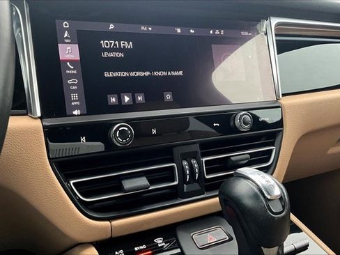 Used 2022 Porsche Macan PREMIUM PACKAGE PLUS 2.0T (AWD image 15