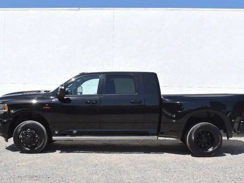 Used 2023 RAM 3500 Laramie AWD/4WD image 9
