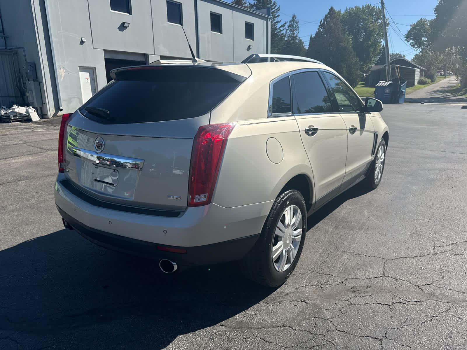 Used 2013 Cadillac SRX Luxury FWD image 3