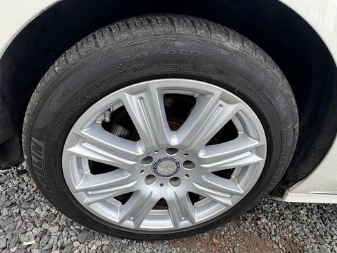 Used 2014 Mercedes-Benz E 350 4MATIC Sedan image 30