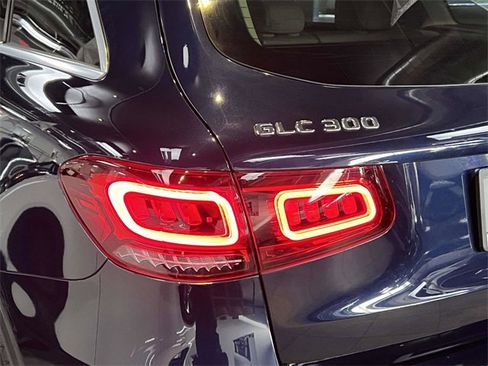 Certified 2022 Mercedes-Benz GLC 300 4MATIC image 10