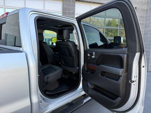 Used 2015 GMC Sierra 2500 SLT w/ Duramax Plus Package AWD/4WD image 38