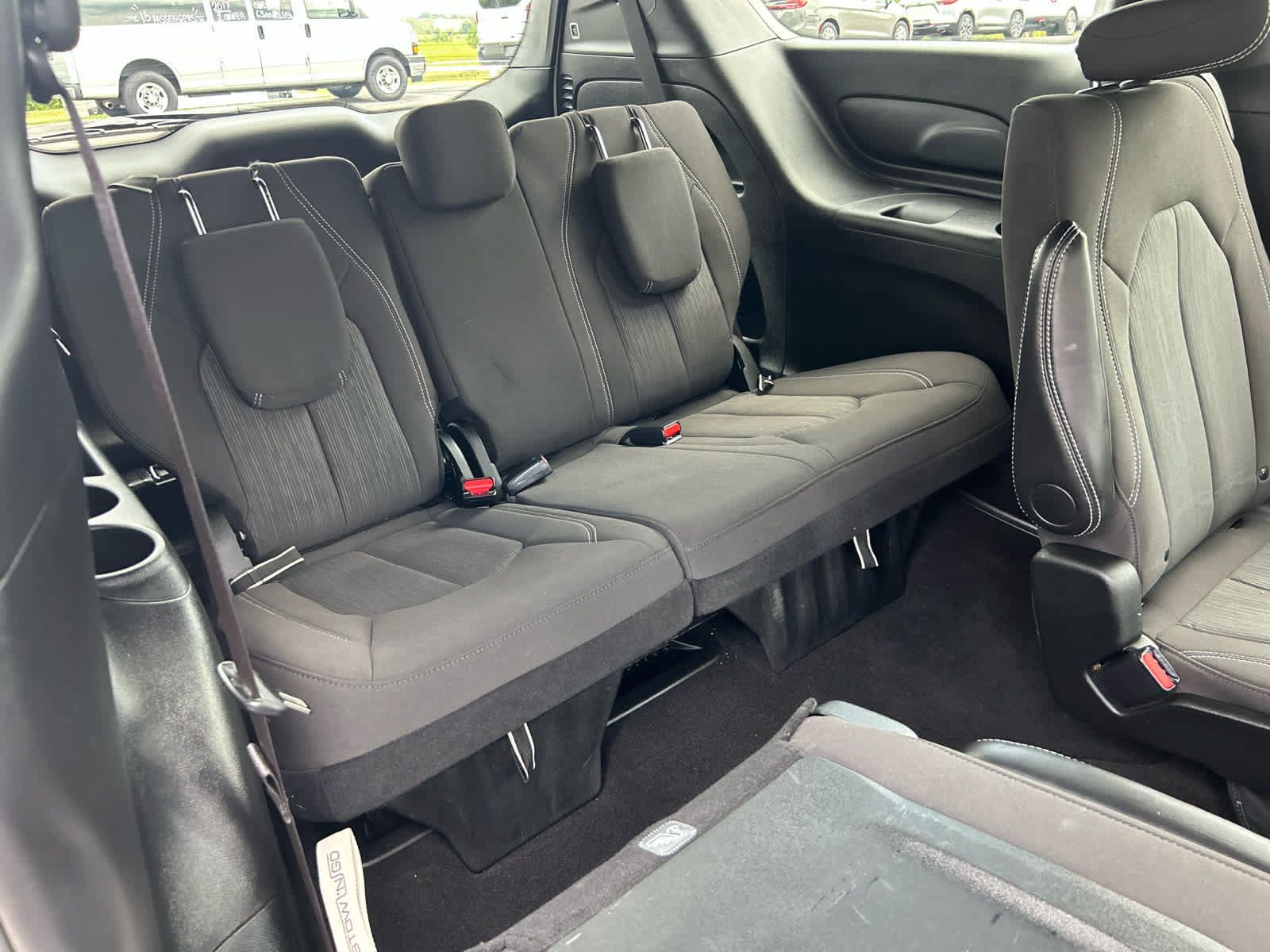 Used 2024 Chrysler Pacifica Touring FWD image 28