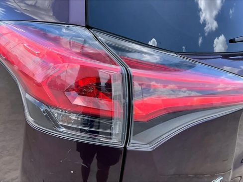 Used 2017 Toyota RAV4 XLE w/ Premium Special Value Package FWD image 27