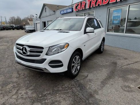 Used 2017 Mercedes-Benz GLE 550e image 4