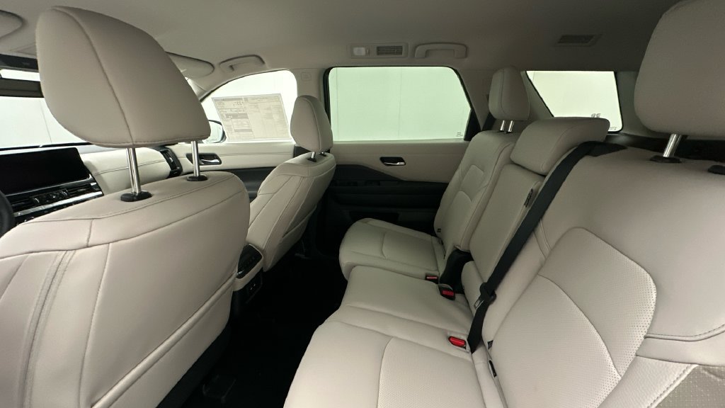 New 2026 Nissan Pathfinder SL AWD/4WD image 10