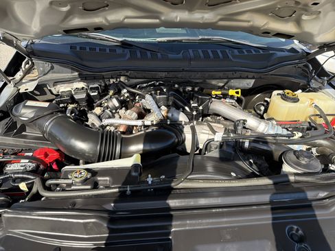 Used 2019 Ford F250 XLT w/ XLT Premium Package image 21