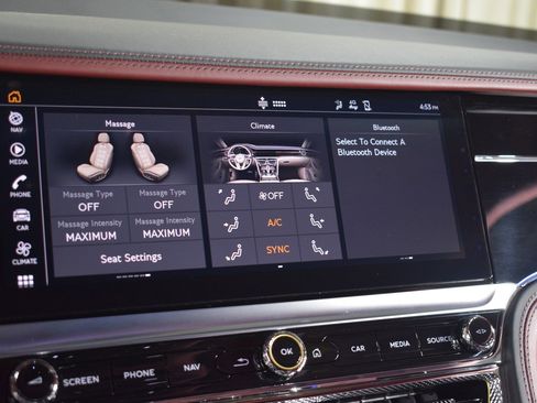 Used 2023 Bentley Flying Spur V8 image 32