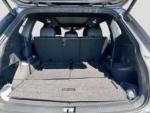 Used 2024 Volkswagen Tiguan SE R-Line FWD image 40