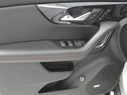 Used 2022 Chevrolet Blazer RS w/ Enhanced Convenience Package image 19