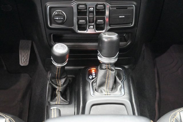 Used 2021 Jeep Gladiator Overland AWD/4WD image 22