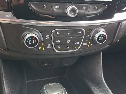 Certified 2020 Chevrolet Traverse LT w/ Driver Confidence II Package AWD/4WD image 17