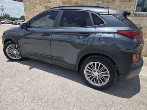 Used 2019 Hyundai Kona SEL w/ SEL Tech Package 02 FWD image 3