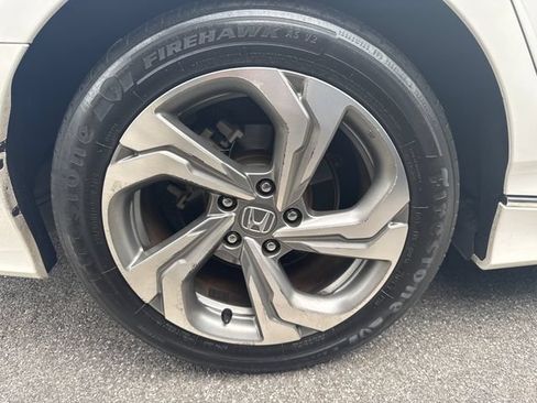 Used 2018 Honda Accord EX image 9