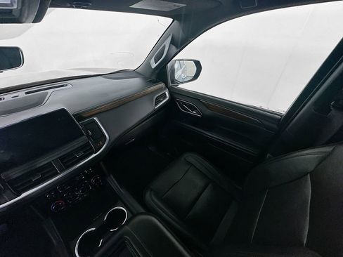 Used 2021 Chevrolet Suburban High Country w/ Premium Package image 11