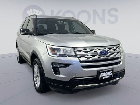 Used 2018 Ford Explorer XLT w/ Equipment Group 201A image 10