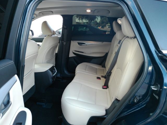 Used 2020 INFINITI QX50 Luxe w/ Navigation Package FWD image 17