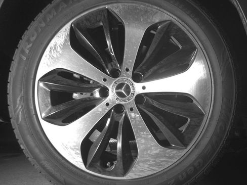 Used 2025 Mercedes-Benz GLB 250 4MATIC image 15